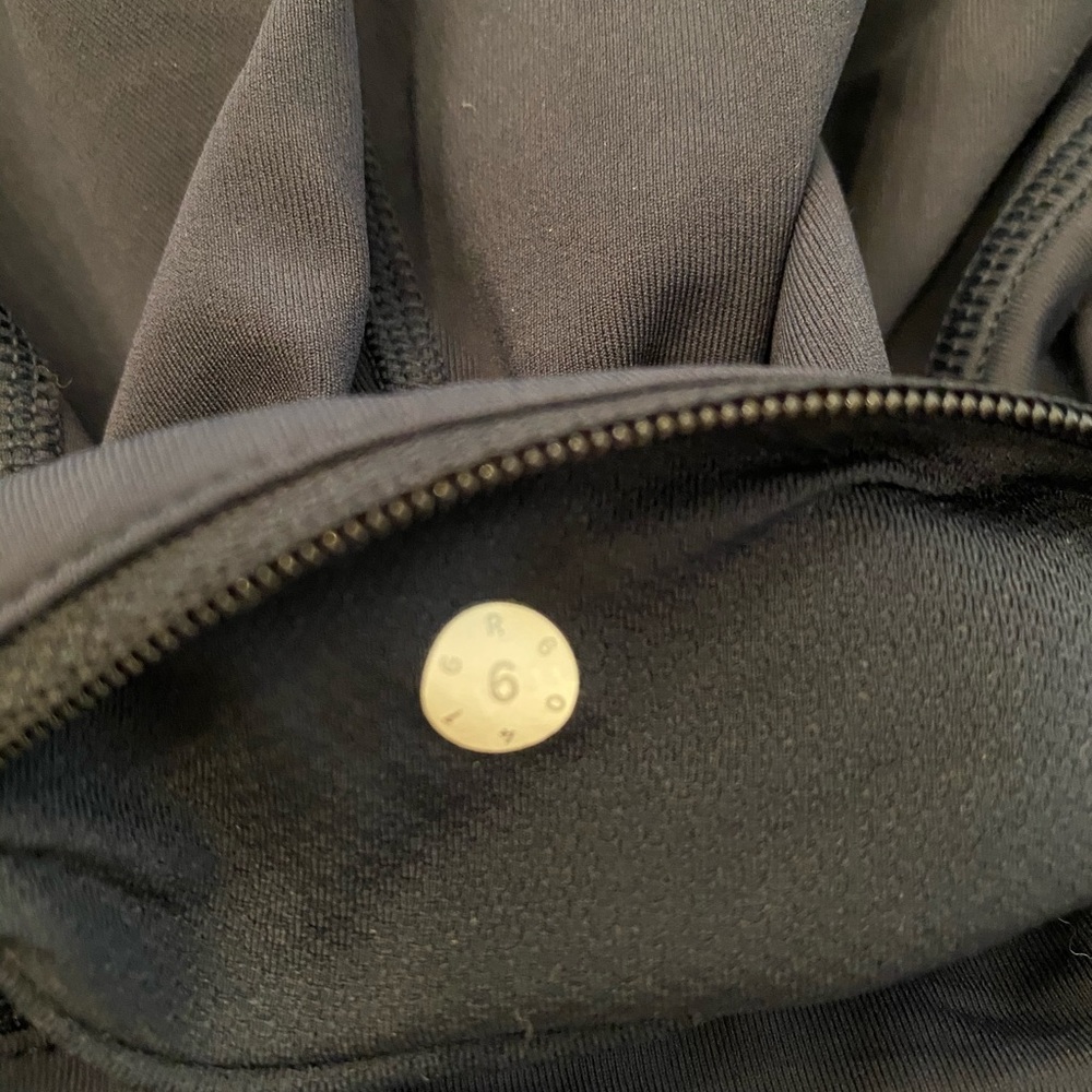 Lululemon Mid Rise Pace Rival Crop - Picture 6 of 6